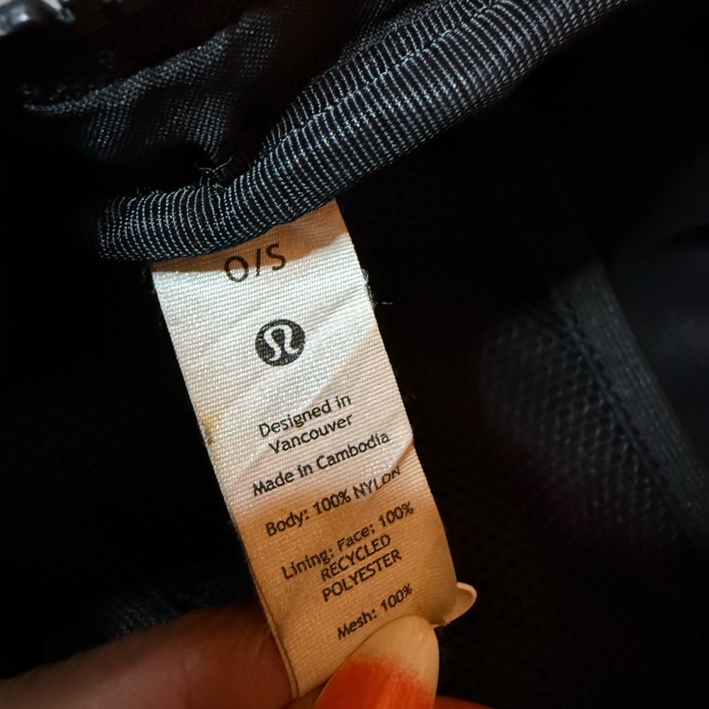 Lululemon Everywhere Belt Bag 🖤 🍋‎ - Picture 9 of 10
